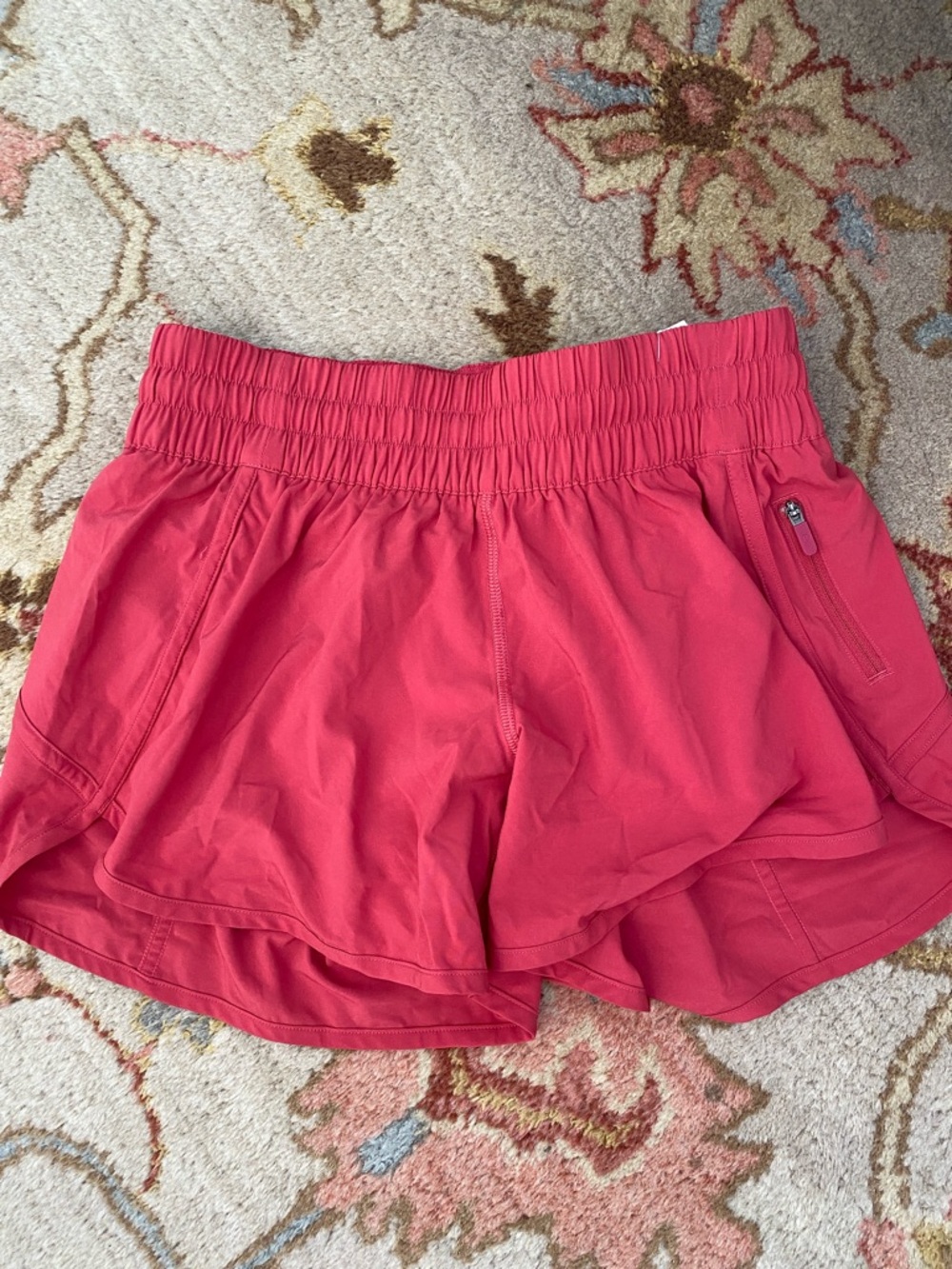 lululemon like new pink shorts